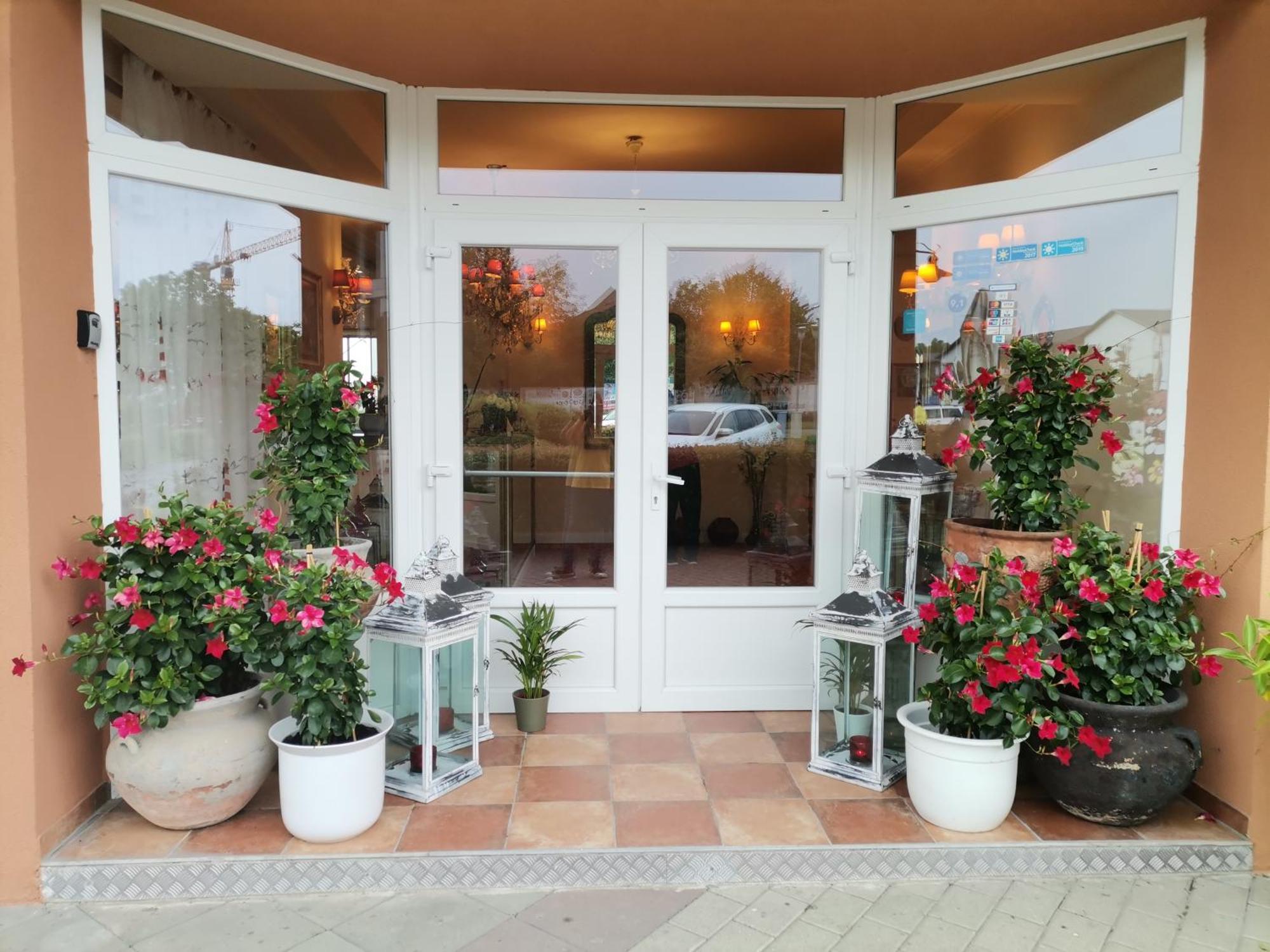 Hotel Al Faro Lodge Am See Podersdorf am See Bagian luar foto