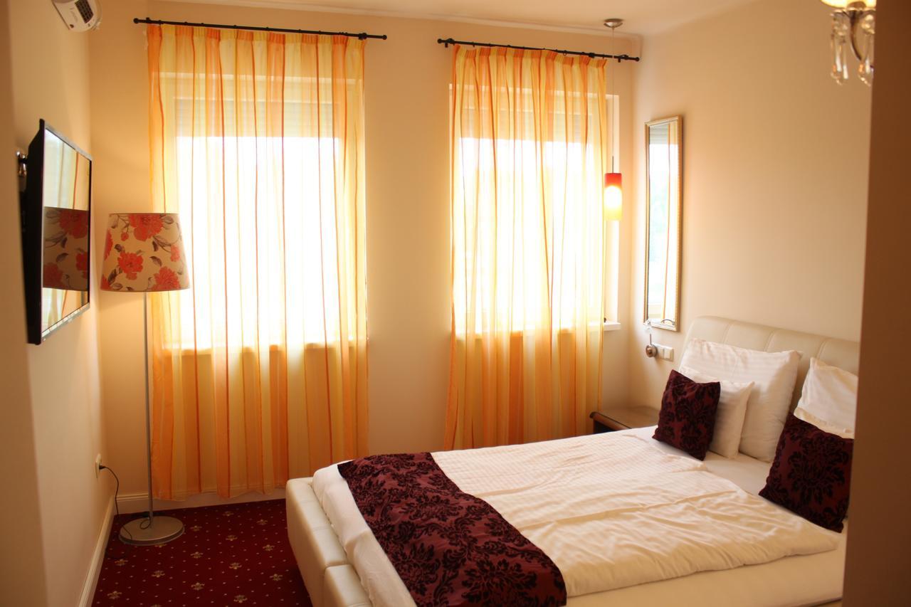 Hotel Al Faro Lodge Am See Podersdorf am See Bagian luar foto