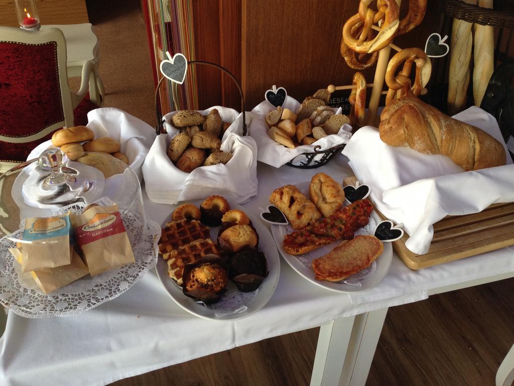 Hotel Al Faro Lodge Am See Podersdorf am See Bagian luar foto