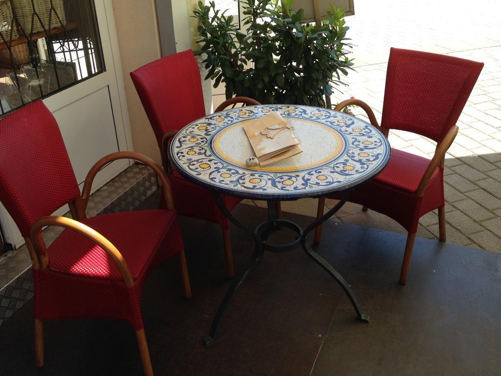 Hotel Al Faro Lodge Am See Podersdorf am See Bagian luar foto