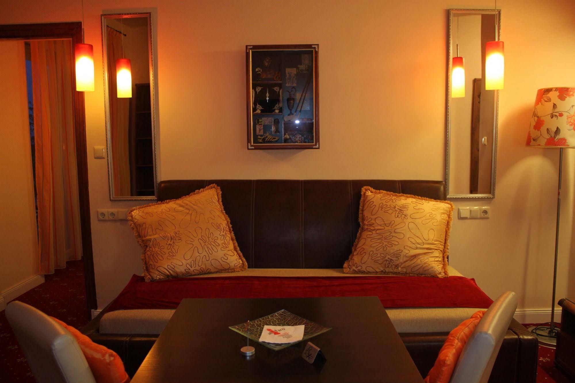 Hotel Al Faro Lodge Am See Podersdorf am See Bagian luar foto