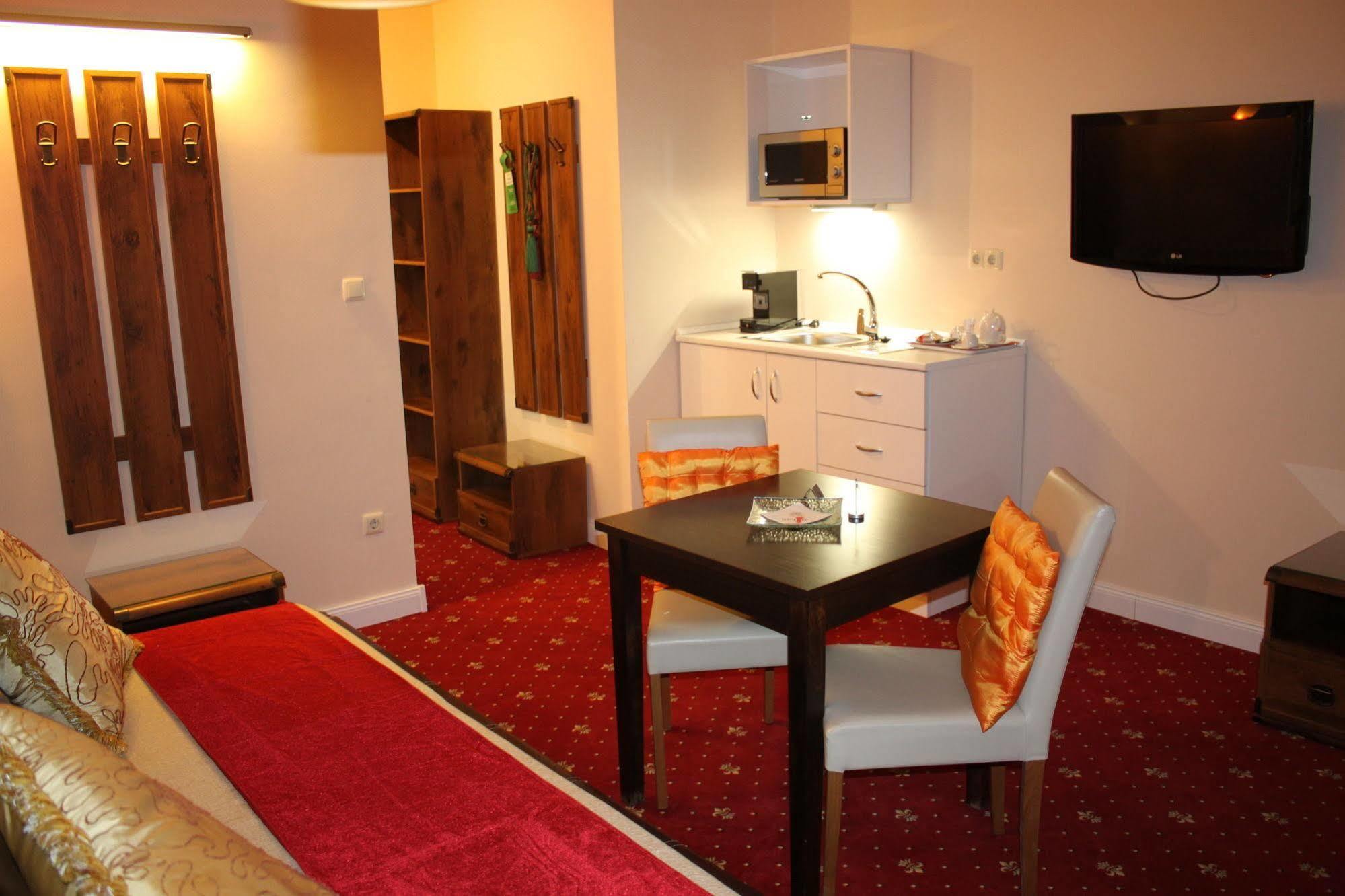 Hotel Al Faro Lodge Am See Podersdorf am See Bagian luar foto