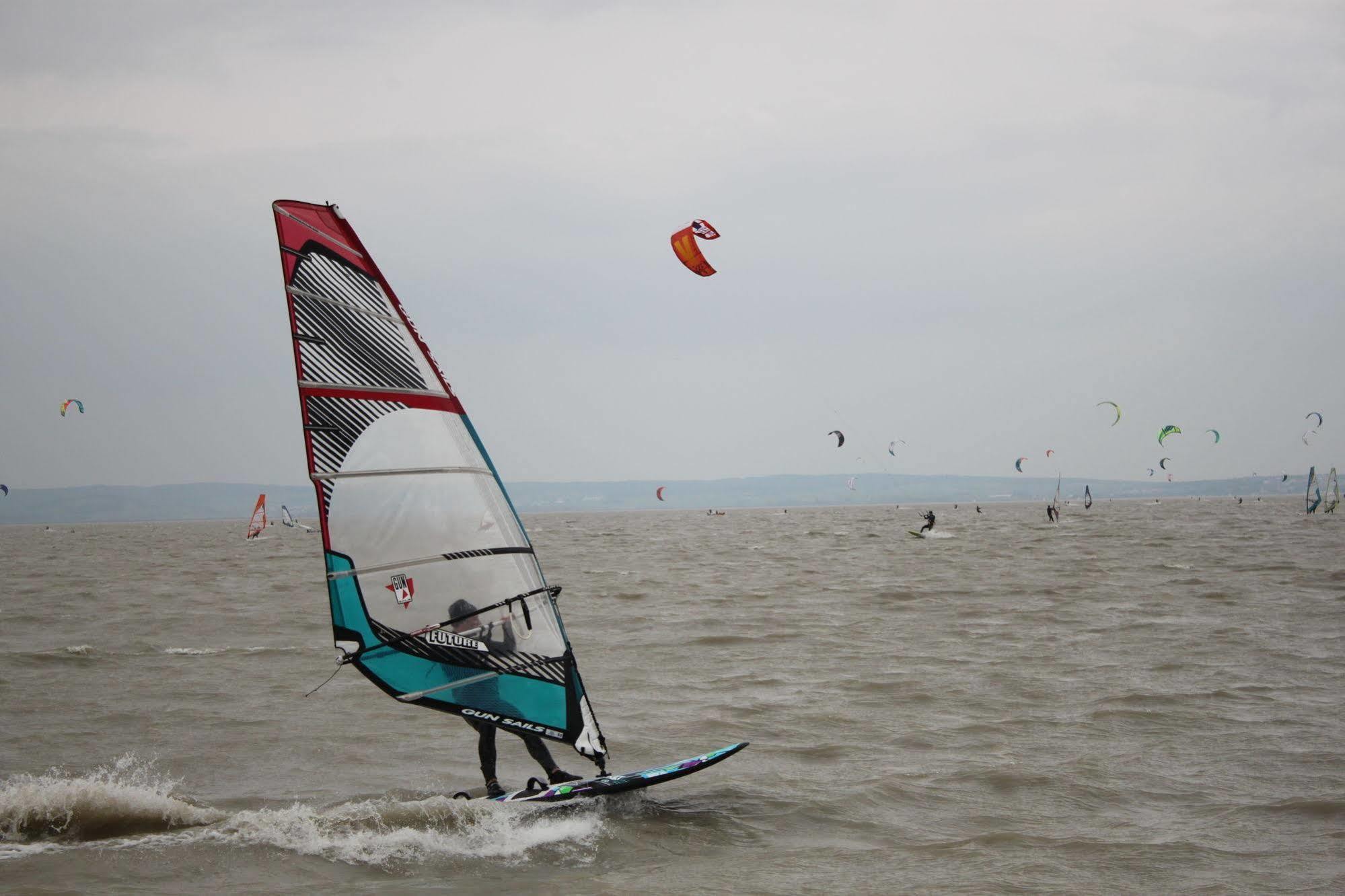Hotel Al Faro Lodge Am See Podersdorf am See Bagian luar foto
